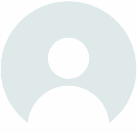 Стефани Леонидас (Стиви)